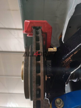 Adaptér pro připojení brzdičů/třmenů pro hydraulickou ruční brzdu BMW E46 330i/330d