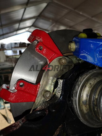 Adaptér pro připojení brzdičů/třmenů pro hydraulickou ruční brzdu BMW E46 330i/330d