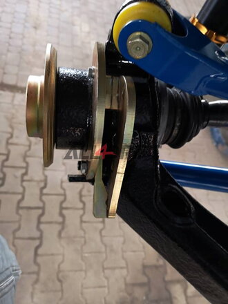 Adaptér pro připojení brzdičů/třmenů pro hydraulickou ruční brzdu BMW E46 330i/330d