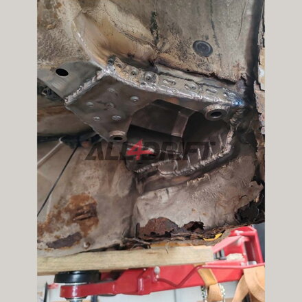 Uložení, vyztužení zadního podélného ramene BMW E36