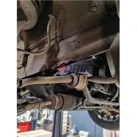 Vyztužení uložení předního stabilizátoru BMW E36